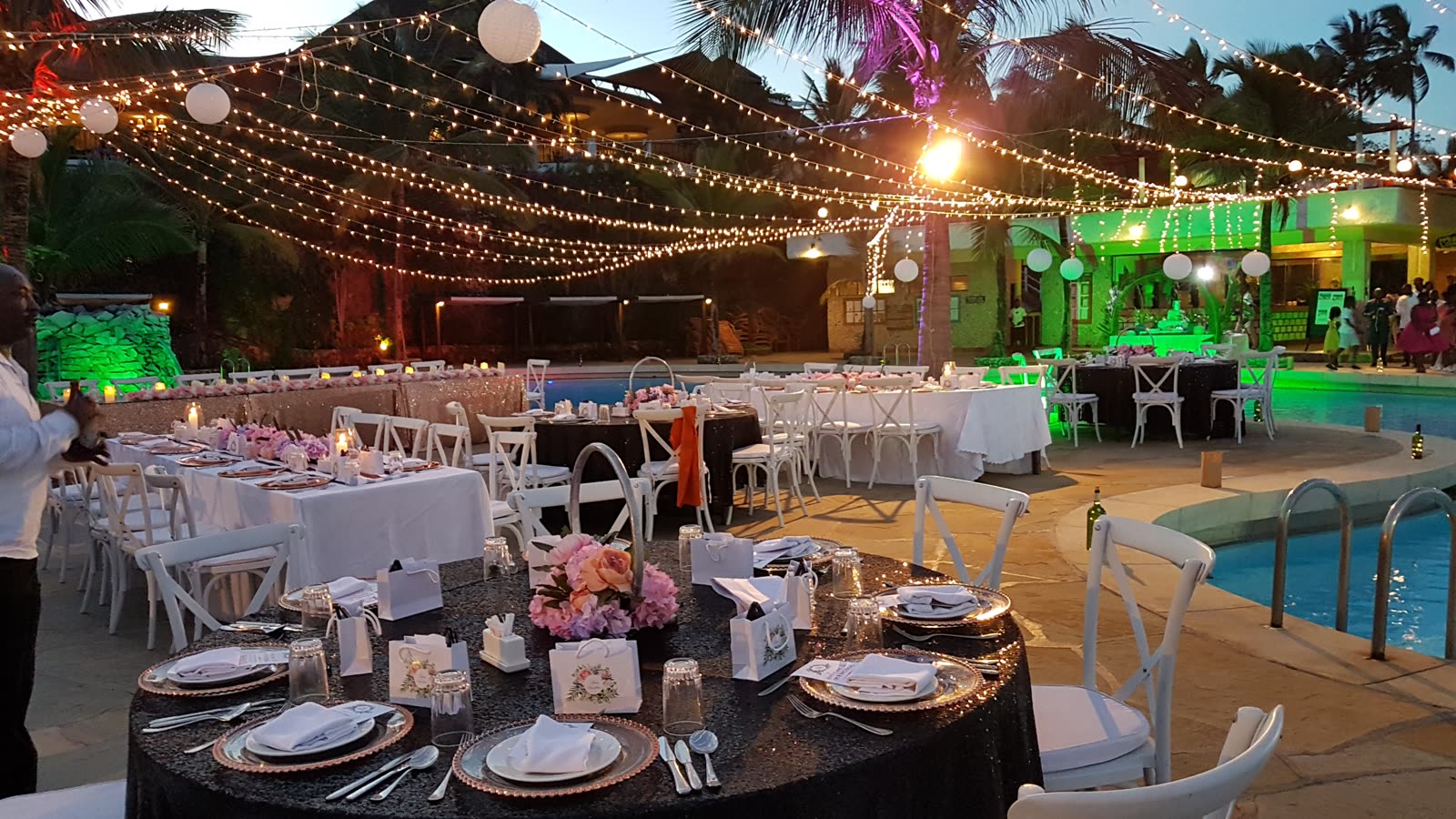 Poolside dinner reception